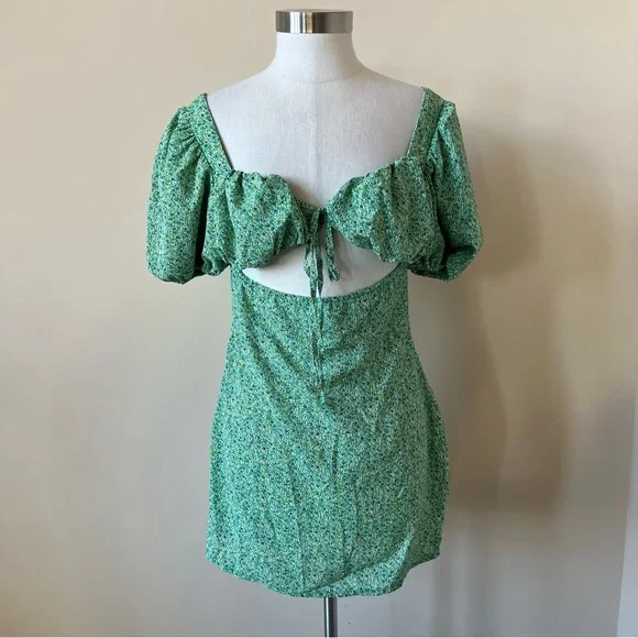 PrettyLittleThing | Dresses | Pretty Little Thing Floral Puff Sleeve Cutout Petite 8 Mini Dress 72 | Poshmark PrettyLittleThing | Dresses | Pretty Little Thing Floral Puff Sleeve Cutout Petite 8 Mini Dress 72 | Poshmark
